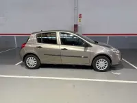 Usado Renault Clio 75 CV (55 kW) 2012 Beige Utilitario