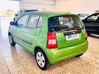 Usado Kia Picanto LX 65 CV (47 kW) 2005 Verde Utilitario