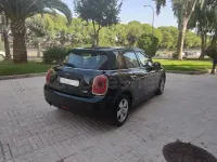 Usado Mini ONE 102 CV (75 kW) 2018 Negro Utilitario