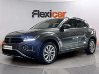Usado VW T-Roc 116 CV (85 kW) 2024 Gris SUV