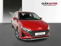 Usado Hyundai i20 80 CV (58 kW) 2025 Rojo Utilitario