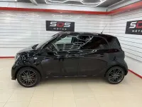 Usado Smart ForFour Brabus 109 CV (80 kW) 2018 Negro Utilitario