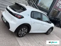 Usado Peugeot e-208 Active 100 kW (136 CV) 2023 Blanco Utilitario