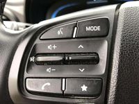 Usado Hyundai i10 67 CV (49 kW) 2024 Rojo Utilitario