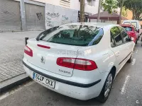 Usado Renault Laguna II Dynamique 120 CV (88 kW) 2003 Blanco Berlina