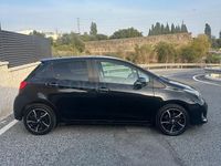 Usado Toyota Yaris Hybrid 100 CV (73 kW) 2016 Negro Berlina