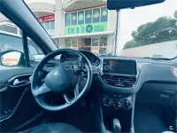 Usado Peugeot 208 Active 82 CV (60 kW) 2013 Blanco Utilitario
