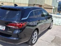 Usado Opel Astra Excellence 136 CV (100 kW) 2016 Negro Familiar