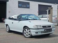 Usado Opel Astra 114 CV (83 kW) 1997 Blanco Descapotable