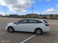 Usado Opel Astra Business 110 CV (80 kW) 2017 Blanco Familiar