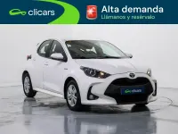 Usado Toyota Yaris Active 75 CV (55 kW) 2021 Blanco Utilitario
