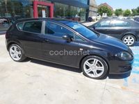 Usado Seat Leon Reference 125 CV (91 kW) 2010 Negro Berlina