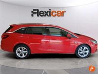 Usado Opel Astra Business 110 CV (80 kW) 2016 Rojo Familiar