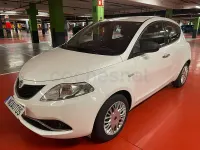 Usado Lancia Ypsilon 69 CV (50 kW) 2016 Blanco Utilitario