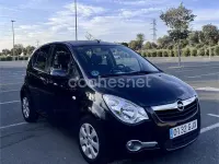 Usado Opel Agila Enjoy 65 CV (47 kW) 2008 Negro Utilitario