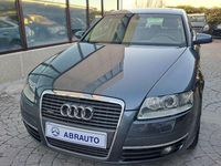 Usado Audi A6 225 CV (165 kW) 2005 Gris / plata Berlina