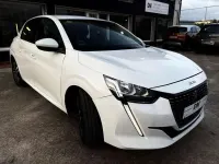 Usado Peugeot 208 Allure 102 CV (75 kW) 2020 Blanco Utilitario