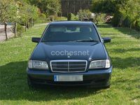 Usado Mercedes C200 Elegance 102 CV (75 kW) 1999 Azul Berlina