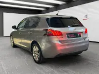 Usado Peugeot 308 Active 120 CV (88 kW) 2017 Gris / plata Berlina