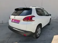 Usado Peugeot 2008 Style 100 CV (73 kW) 2019 Blanco SUV