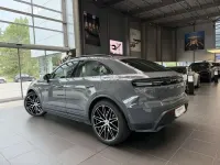 Usado Porsche Macan 300 kW (408 CV) 2025 Gris SUV