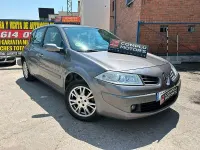 Usado Renault Mégane III Dynamique 105 CV (77 kW) 2008 Gris / plata Berlina
