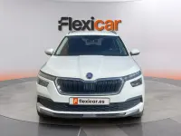 Usado Skoda Kamiq Active 95 CV (69 kW) 2021 Blanco SUV