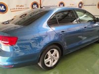 Usado VW Jetta Advance 110 CV (80 kW) 2014 Azul Berlina