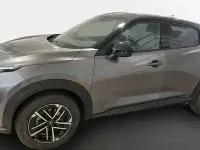 Usado Nissan Juke N-Connecta 114 CV (83 kW) 2025 Skyline grey (metalizado) techo (bitono) SUV
