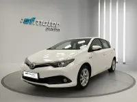 Usado Toyota Auris Hybrid Business Edition 136 CV (100 kW) 2018 Blanco Berlina