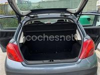 Usado Peugeot 207 70 CV (51 kW) 2007 Gris / plata Berlina