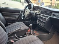 Usado Mercedes 190 109 CV (80 kW) 1990 Azul Berlina