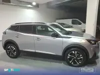 Usado Peugeot 2008 Allure 130 CV (95 kW) 2023 Gris SUV