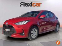 Usado Toyota Yaris Hybrid Active 116 CV (85 kW) 2023 Rojo Utilitario