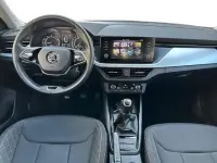 Usado Skoda Kamiq Ambition 110 CV (80 kW) 2022 Azul SUV
