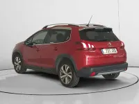 Usado Peugeot 2008 Allure 110 CV (80 kW) 2016 Rojo SUV