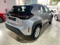 Usado Toyota Yaris Cross Active 116 CV (85 kW) 2024 Gris / plata SUV
