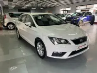 Usado Seat Leon 4Drive 150 CV (110 kW) 2018 Blanco Familiar