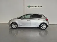 Usado Peugeot 208 Active 75 CV (55 kW) 2016 Blanco Utilitario
