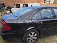 Käytetty Mercedes E220 Avantgarde 150 HP (110 kW) 2007 Musta Sedan