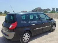 Usado Renault Grand Scénic II Dynamique 135 CV (99 kW) 2007 Negro Monovolumen
