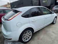 Usado Ford Focus Trend 90 CV (66 kW) 2008 Blanco Utilitario