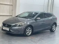 Usado Volvo V40 Momentum 115 CV (84 kW) 2015 Gris Utilitario