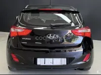 Usado Hyundai i30 100 CV (73 kW) 2012 Negro Berlina
