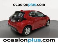 Usado Toyota Yaris Edition 125 CV (91 kW) 2024 Rojo Utilitario