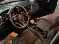 Usado Kia Rio 84 CV (61 kW) 2017 Granate Berlina