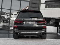 Usado BMW X7 M Sport 340 CV (250 kW) 2024 Negro SUV