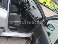 Usado Renault Clio Dynamique 85 CV (62 kW) 2010 Gris / plata Familiar