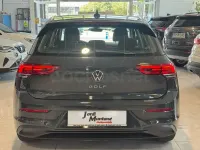 Usado VW Golf VIII Life 115 CV (84 kW) 2022 Gris / plata Berlina