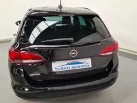 Usado Opel Astra Ultimate 147 CV (108 kW) 2021 Negro Familiar